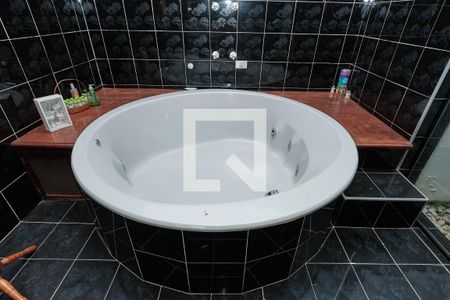 Casa à venda com 297m², 3 quartos e 4 vagasBanheiro da Suíte