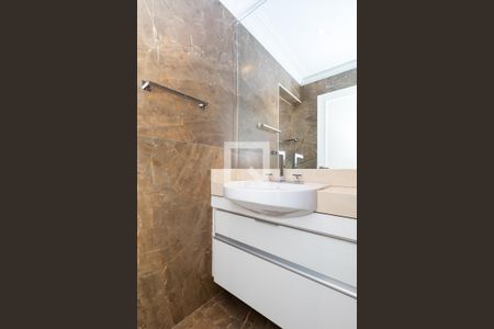 Apartamento à venda com 320m², 3 quartos e 4 vagasBanheiro da Suíte 2