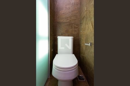 Apartamento à venda com 320m², 3 quartos e 4 vagasBanheiro da Suíte 2