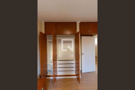 Apartamento à venda com 77m², 2 quartos e 1 vaga Apartamento à venda com 77m², 2 quartos e 1 vagaQuarto 01 - Armário