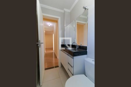 Apartamento à venda com 77m², 2 quartos e 1 vaga Apartamento à venda com 77m², 2 quartos e 1 vagaBanheiro