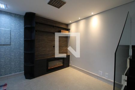 Sala de casa de condomínio para alugar com 2 quartos, 92m² em Santo Amaro, São Paulo