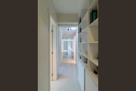 Apartamento à venda com 110m², 3 quartos e 2 vagas Apartamento à venda com 110m², 3 quartos e 2 vagasCorredor