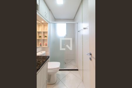 Apartamento à venda com 110m², 3 quartos e 2 vagas Apartamento à venda com 110m², 3 quartos e 2 vagasBanheiro Corredor