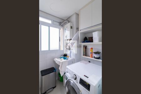 Apartamento à venda com 110m², 3 quartos e 2 vagas Apartamento à venda com 110m², 3 quartos e 2 vagasCozinha e Área de Serviço