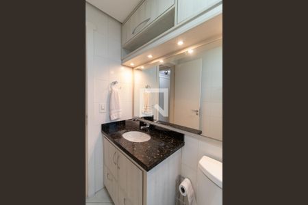 Apartamento à venda com 110m², 3 quartos e 2 vagas Apartamento à venda com 110m², 3 quartos e 2 vagasBanheiro Corredor