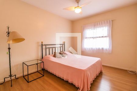 Casa de condomínio à venda com 330m², 4 quartos e 4 vagas Casa de condomínio à venda com 330m², 4 quartos e 4 vagasSuíte 1