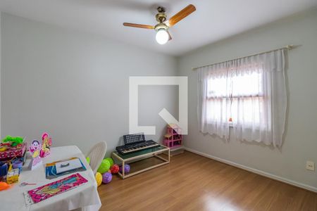 Casa de condomínio à venda com 330m², 4 quartos e 4 vagas Casa de condomínio à venda com 330m², 4 quartos e 4 vagasQuarto 2