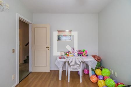 Casa de condomínio à venda com 330m², 4 quartos e 4 vagas Casa de condomínio à venda com 330m², 4 quartos e 4 vagasQuarto 2