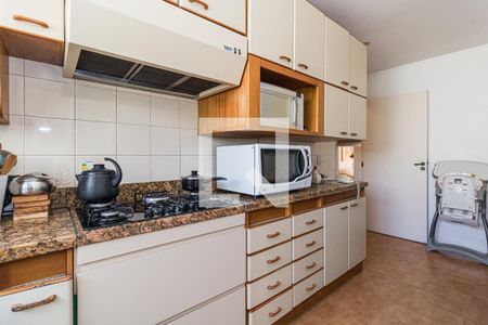 Apartamento à venda com 180m², 3 quartos e 2 vagas Apartamento à venda com 180m², 3 quartos e 2 vagasCozinha