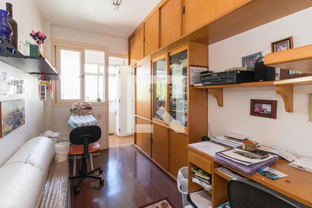 Apartamento à venda com 180m², 3 quartos e 2 vagas Apartamento à venda com 180m², 3 quartos e 2 vagasEscritório
