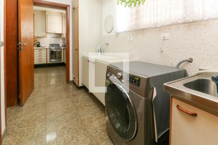 Apartamento à venda com 202m², 4 quartos e 3 vagas Apartamento à venda com 202m², 4 quartos e 3 vagasÁrea de serviço