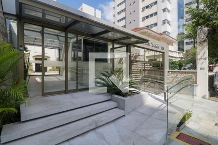 Apartamento à venda com 202m², 4 quartos e 3 vagas Apartamento à venda com 202m², 4 quartos e 3 vagasFachada