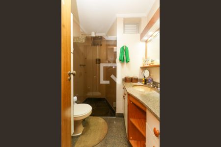 Apartamento à venda com 202m², 4 quartos e 3 vagas Apartamento à venda com 202m², 4 quartos e 3 vagasBanheiro 1