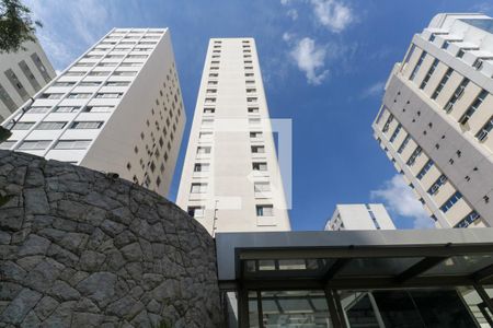 Apartamento à venda com 202m², 4 quartos e 3 vagas Apartamento à venda com 202m², 4 quartos e 3 vagasFachada