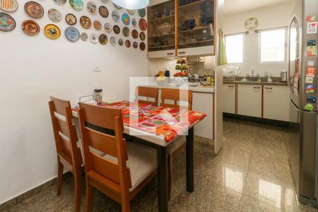 Apartamento à venda com 202m², 4 quartos e 3 vagas Apartamento à venda com 202m², 4 quartos e 3 vagasCopa