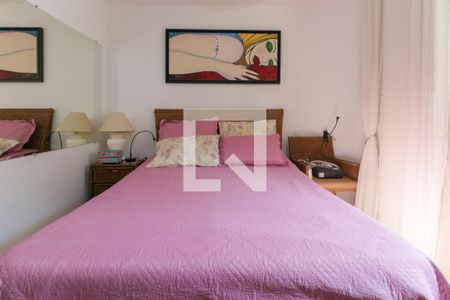 Apartamento à venda com 202m², 4 quartos e 3 vagas Apartamento à venda com 202m², 4 quartos e 3 vagasQuarto 2
