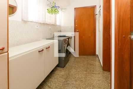 Apartamento à venda com 202m², 4 quartos e 3 vagas Apartamento à venda com 202m², 4 quartos e 3 vagasÁrea de serviço