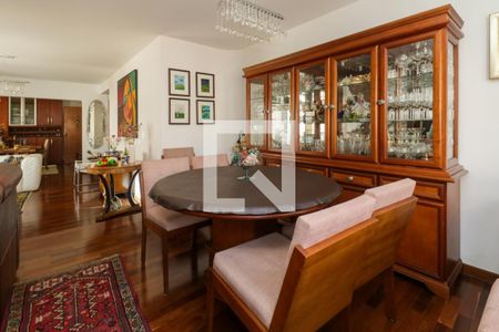Apartamento à venda com 202m², 4 quartos e 3 vagas Apartamento à venda com 202m², 4 quartos e 3 vagasSala