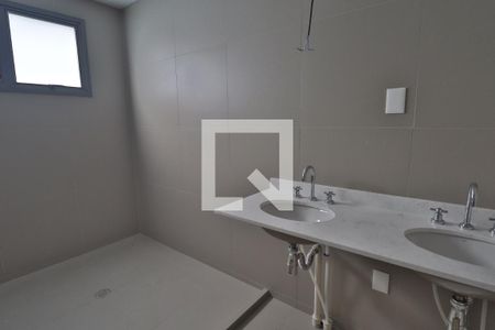 Apartamento à venda com 275m², 4 quartos e 4 vagasBanheiro da Suíte 1