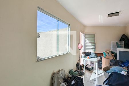 Casa à venda com 350m², 4 quartos e 2 vagas Casa à venda com 350m², 4 quartos e 2 vagasSalão