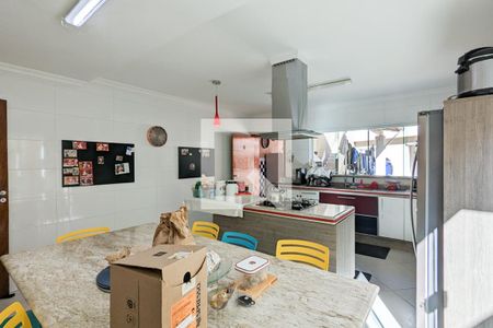 Casa à venda com 350m², 4 quartos e 2 vagas Casa à venda com 350m², 4 quartos e 2 vagasCozinha