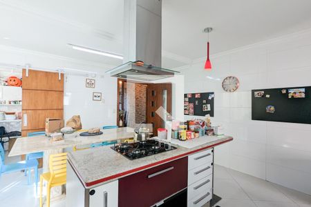 Casa à venda com 350m², 4 quartos e 2 vagas Casa à venda com 350m², 4 quartos e 2 vagasCozinha