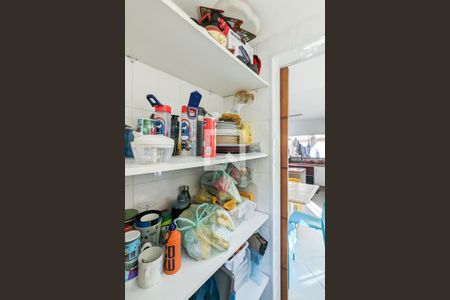 Casa à venda com 350m², 4 quartos e 2 vagas Casa à venda com 350m², 4 quartos e 2 vagasDespensa