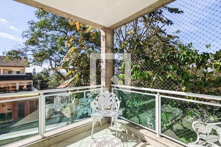 Casa à venda com 350m², 4 quartos e 2 vagas Casa à venda com 350m², 4 quartos e 2 vagasVaranda da suíte 3