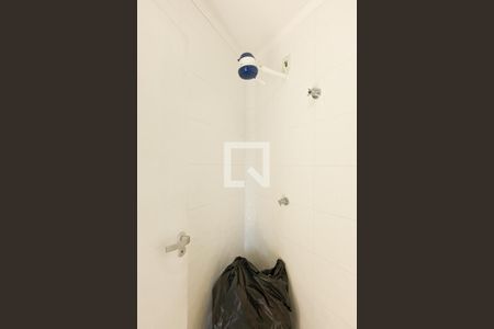 Casa à venda com 350m², 4 quartos e 2 vagas Casa à venda com 350m², 4 quartos e 2 vagasBanheiro de serviço