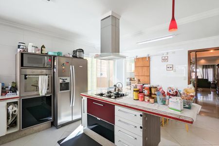 Casa à venda com 350m², 4 quartos e 2 vagas Casa à venda com 350m², 4 quartos e 2 vagasCozinha