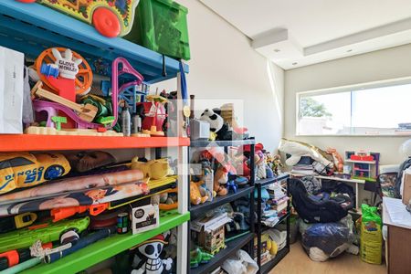 Casa à venda com 350m², 4 quartos e 2 vagas Casa à venda com 350m², 4 quartos e 2 vagasQuarto 2