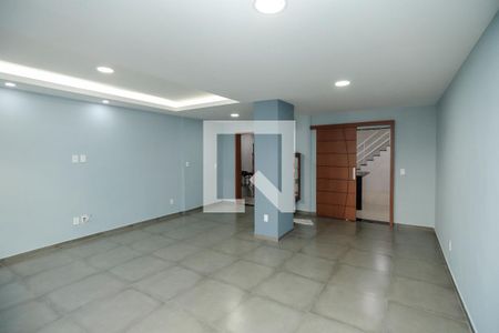 Sala  de casa à venda com 2 quartos, 210m² em Todos Os Santos, Rio de Janeiro