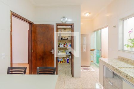 Casa à venda com 192m², 3 quartos e 5 vagas Casa à venda com 192m², 3 quartos e 5 vagasCozinha