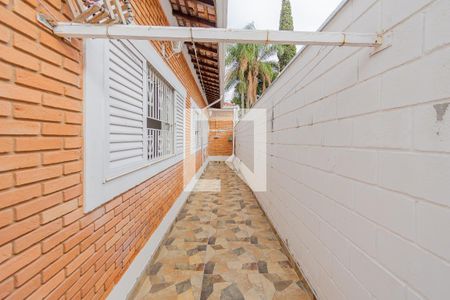 Casa à venda com 192m², 3 quartos e 5 vagas Casa à venda com 192m², 3 quartos e 5 vagasCorredor