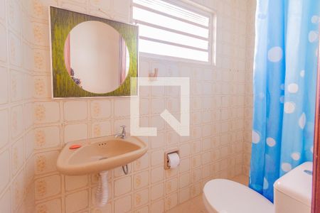 Casa à venda com 192m², 3 quartos e 5 vagas Casa à venda com 192m², 3 quartos e 5 vagasBanheiro de Serviço