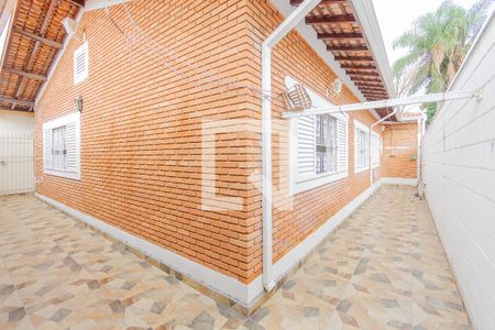 Casa à venda com 192m², 3 quartos e 5 vagas Casa à venda com 192m², 3 quartos e 5 vagasÁrea de Serviço