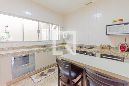 Casa à venda com 192m², 3 quartos e 5 vagas Casa à venda com 192m², 3 quartos e 5 vagasCozinha