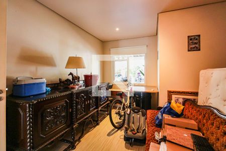 Casa de condomínio à venda com 375m², 5 quartos e 4 vagas Casa de condomínio à venda com 375m², 5 quartos e 4 vagasSuite 4