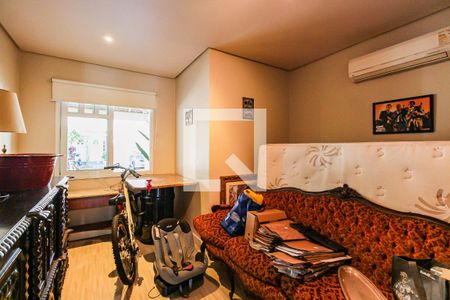 Casa de condomínio à venda com 375m², 5 quartos e 4 vagas Casa de condomínio à venda com 375m², 5 quartos e 4 vagasSuite 4