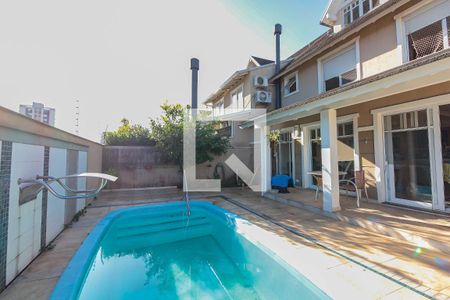 Casa de condomínio à venda com 375m², 5 quartos e 4 vagas Casa de condomínio à venda com 375m², 5 quartos e 4 vagasPiscina