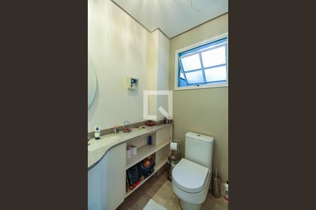 Casa de condomínio à venda com 375m², 5 quartos e 4 vagas Casa de condomínio à venda com 375m², 5 quartos e 4 vagasLavabo