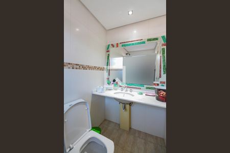 Casa de condomínio à venda com 375m², 5 quartos e 4 vagas Casa de condomínio à venda com 375m², 5 quartos e 4 vagasBanheiro da Suíte 1