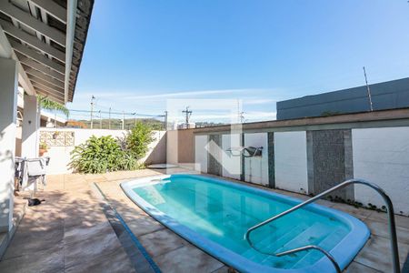 Casa de condomínio à venda com 375m², 5 quartos e 4 vagas Casa de condomínio à venda com 375m², 5 quartos e 4 vagasPiscina