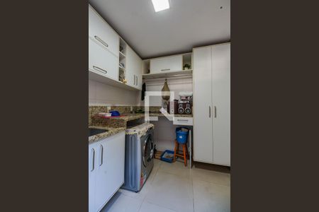 Casa de condomínio à venda com 375m², 5 quartos e 4 vagas Casa de condomínio à venda com 375m², 5 quartos e 4 vagasCozinha