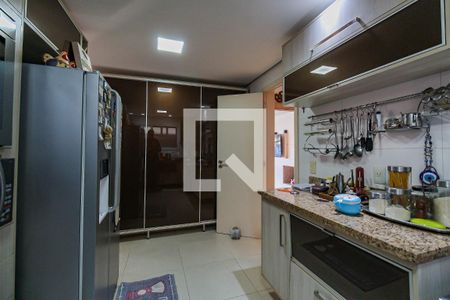 Casa de condomínio à venda com 375m², 5 quartos e 4 vagas Casa de condomínio à venda com 375m², 5 quartos e 4 vagasCozinha