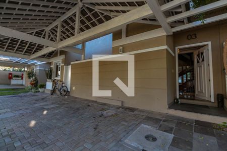 Casa de condomínio à venda com 375m², 5 quartos e 4 vagas Casa de condomínio à venda com 375m², 5 quartos e 4 vagasFachada da casa