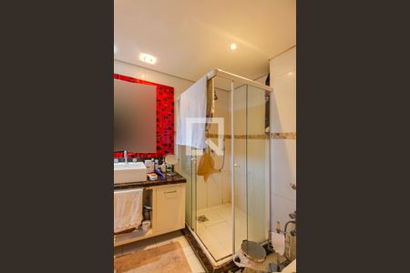 Casa de condomínio à venda com 375m², 5 quartos e 4 vagas Casa de condomínio à venda com 375m², 5 quartos e 4 vagasBanheiro da Suíte 2