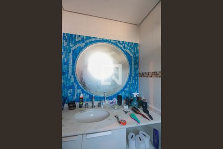 Casa de condomínio à venda com 375m², 5 quartos e 4 vagas Casa de condomínio à venda com 375m², 5 quartos e 4 vagasBanheiro da suíte 5