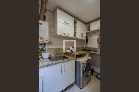 Casa de condomínio à venda com 375m², 5 quartos e 4 vagas Casa de condomínio à venda com 375m², 5 quartos e 4 vagasLavanderia